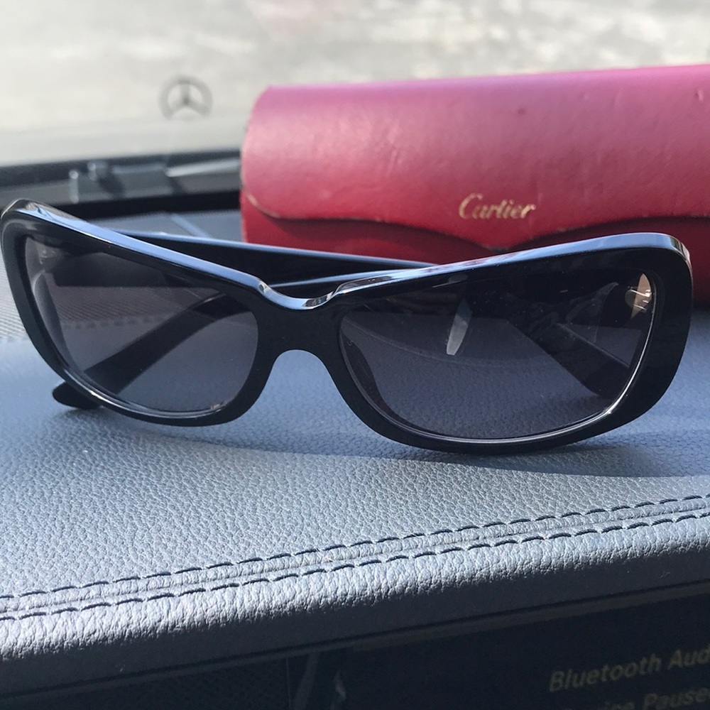 Cartier woman’s sunglasses 🕶